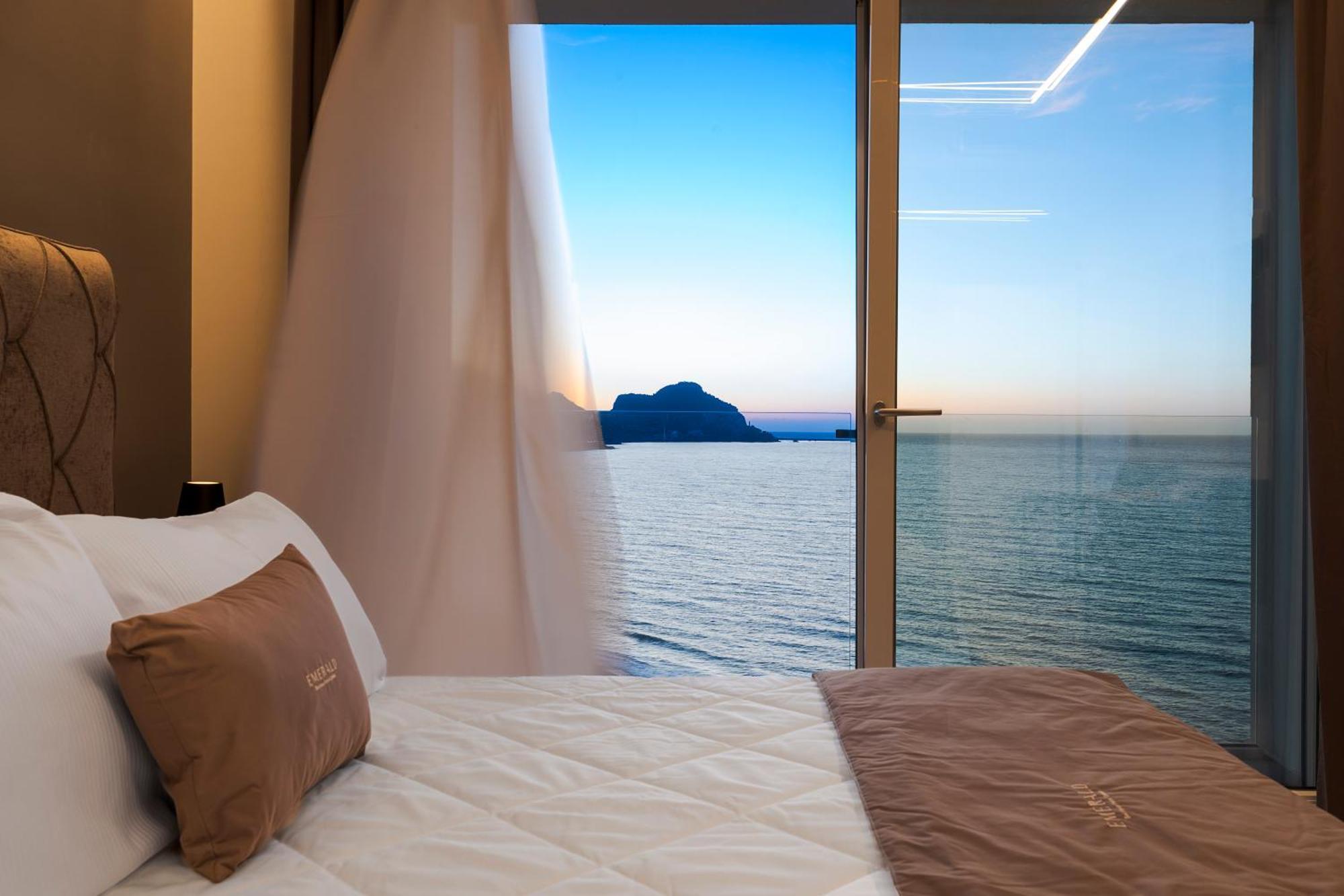 Emerald Hotel Residence Cefalù Exteriör bild