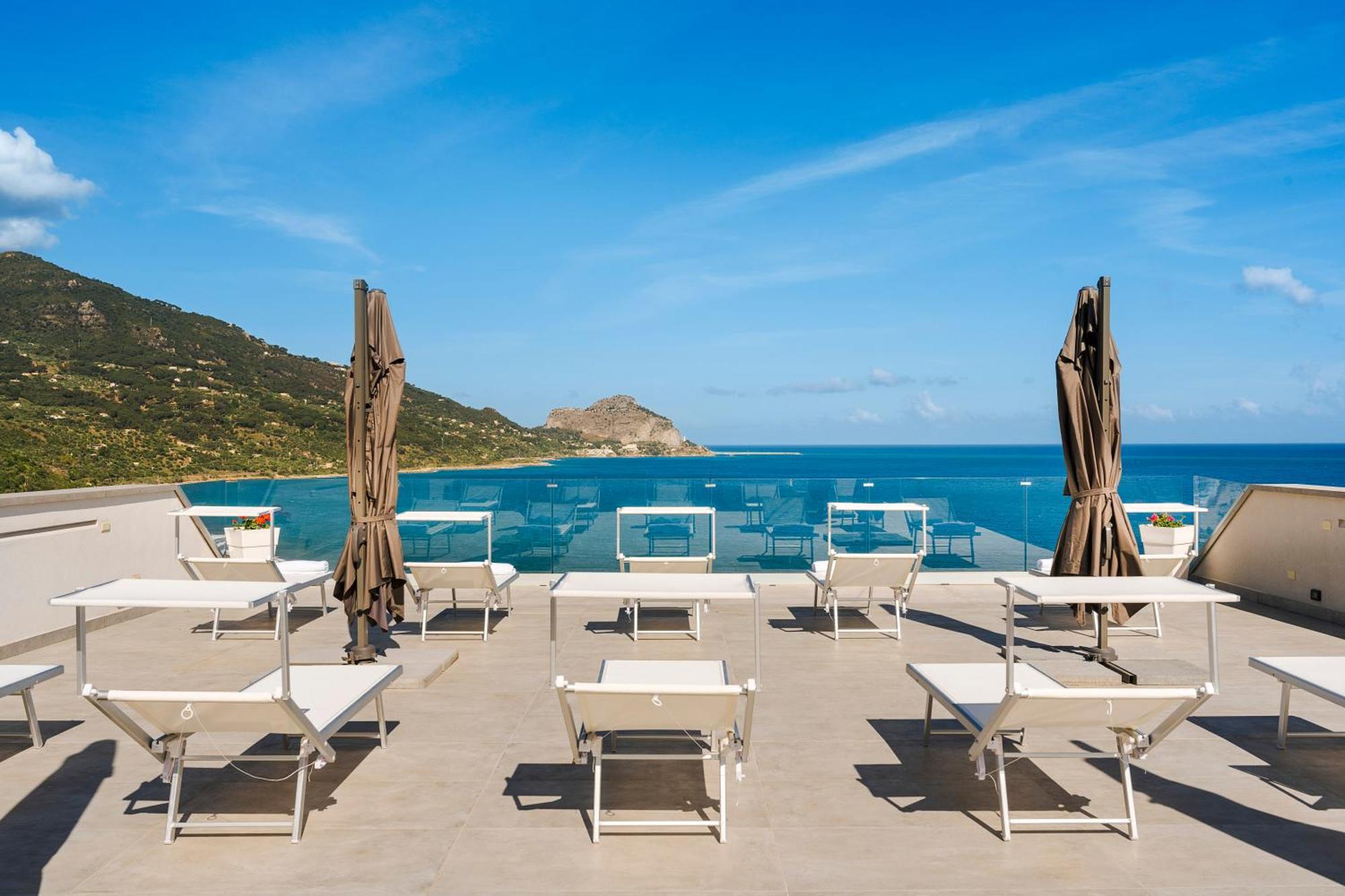 Emerald Hotel Residence Cefalù Exteriör bild
