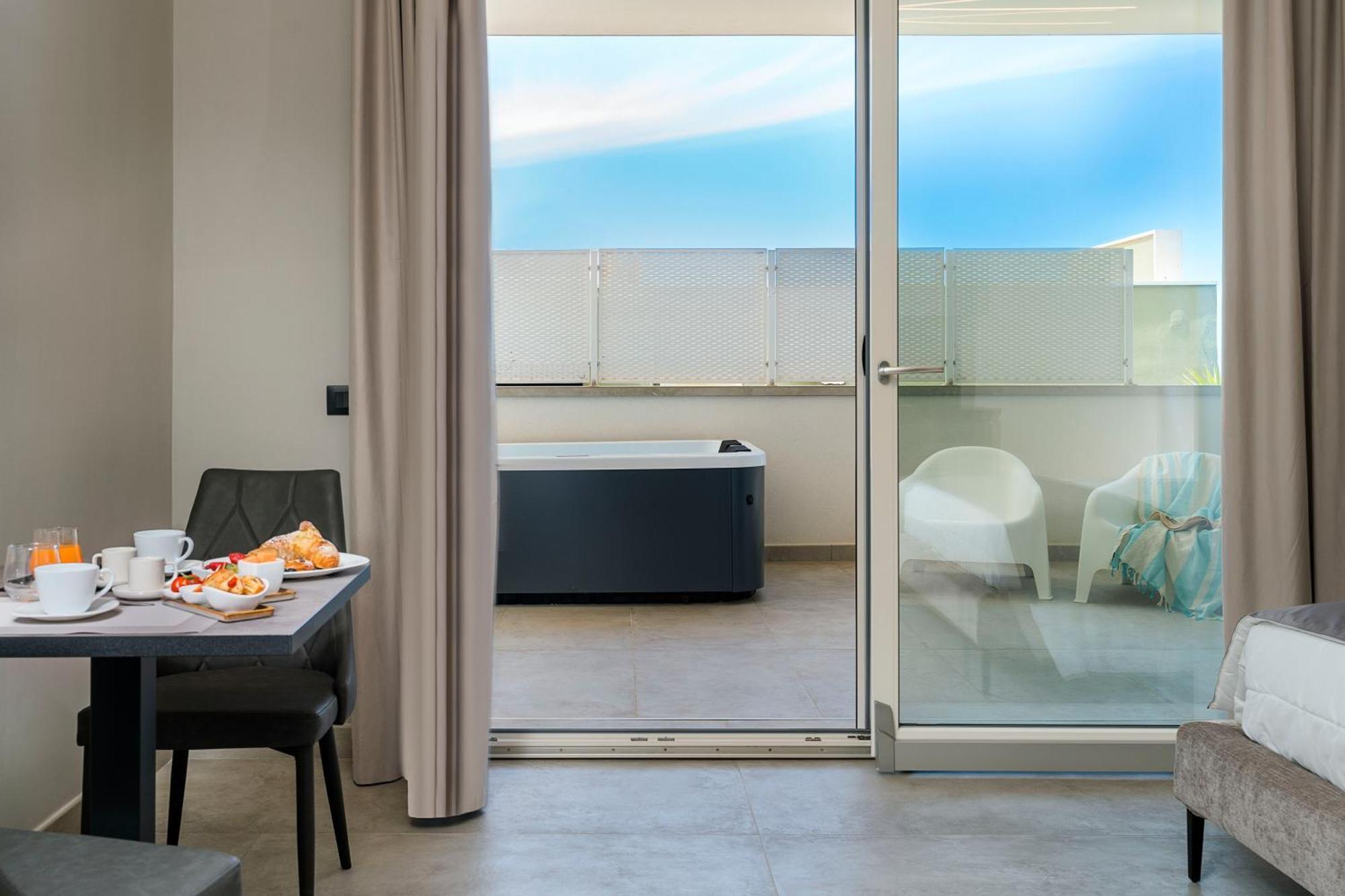 Emerald Hotel Residence Cefalù Exteriör bild