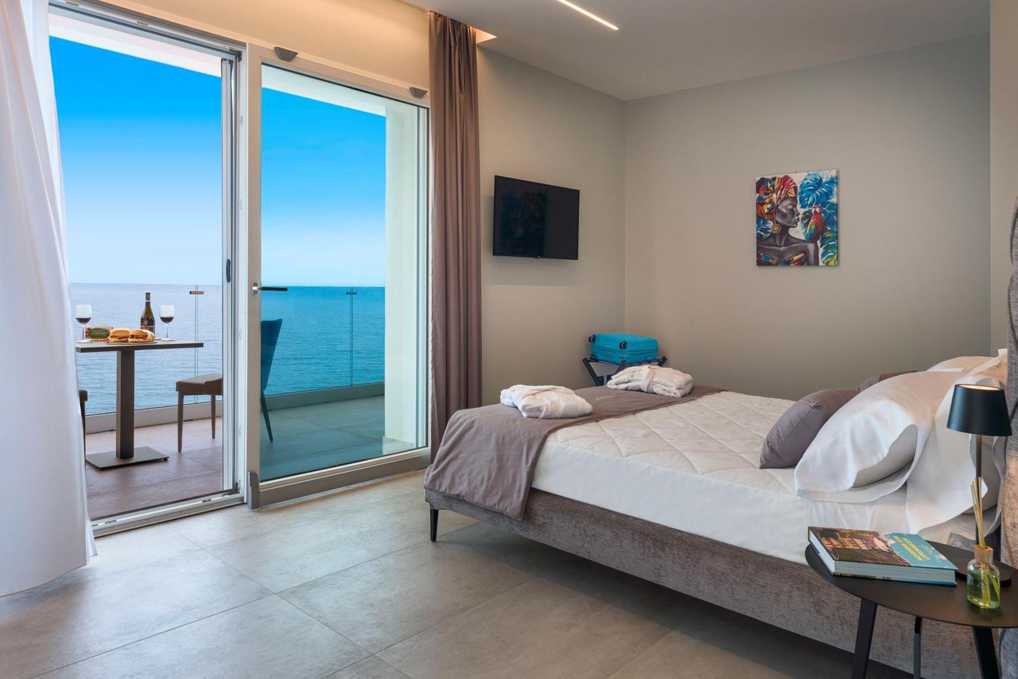 Emerald Hotel Residence Cefalù Exteriör bild